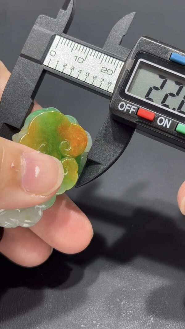 翡翠貔貅｜黃加綠對比色 × 飽滿厚實造型｜招財辟邪翡翠吊墜推薦 #708 - Image 8
