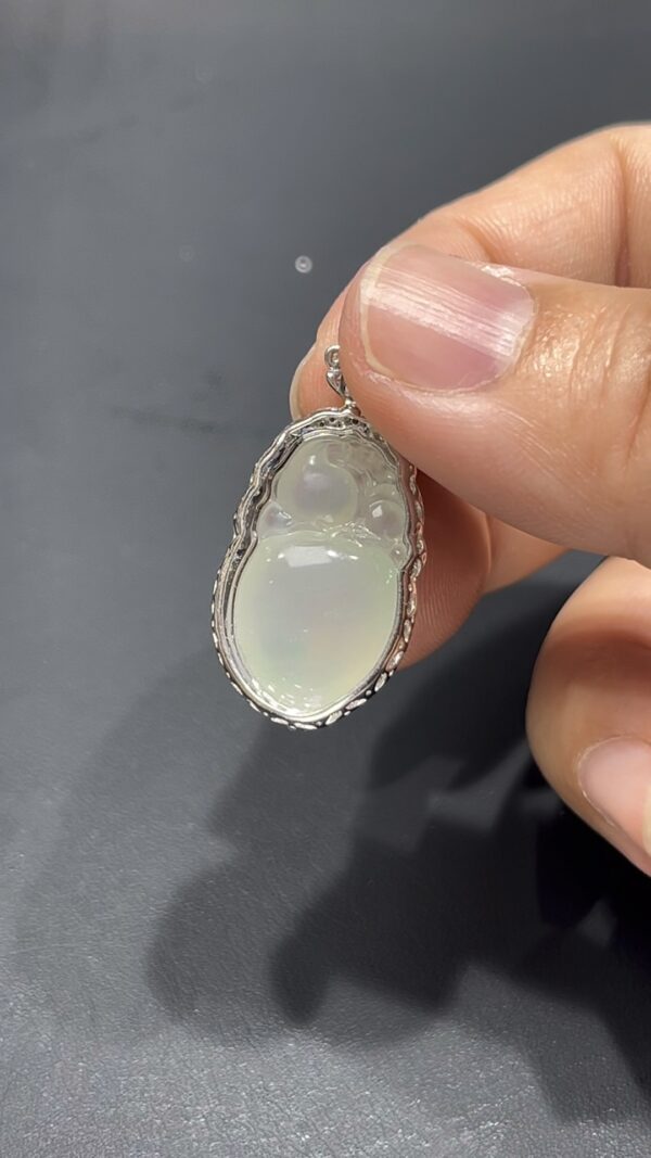 翡翠猴桃吊墜｜細膩純淨玉料 × 飽滿造型 × 18K金鑲嵌｜猴桃報喜吉祥翡翠推薦 #715 - Image 7