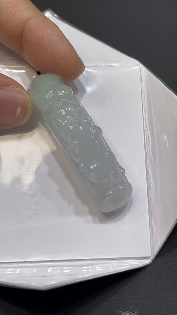 翡翠貔貅手牌｜金錢如意雕刻 × 彎曲貼手設計 × 招財辟邪翡翠推薦 #722 - Image 9