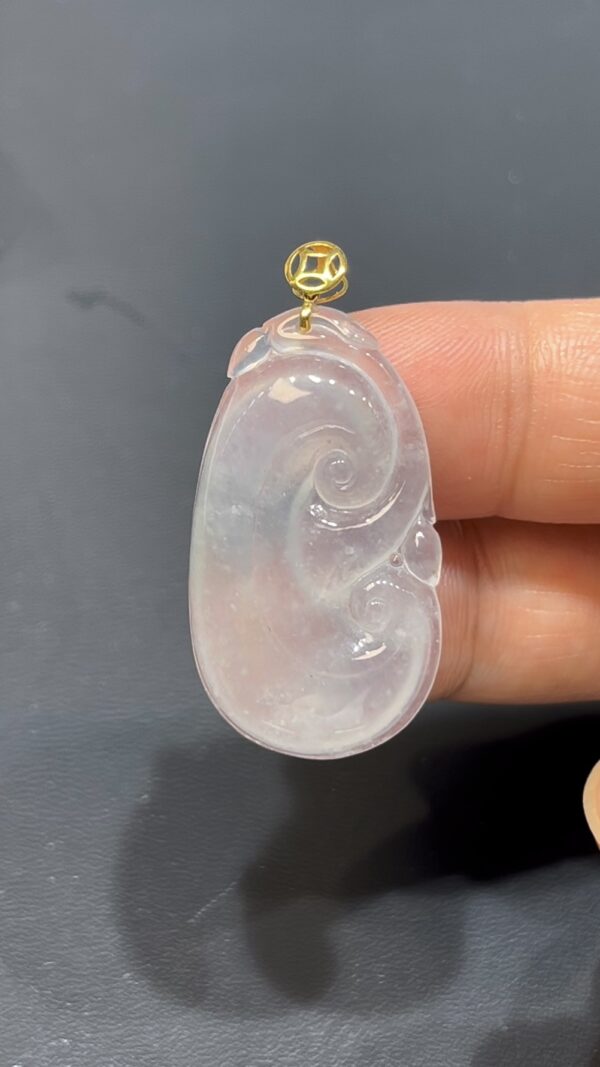翡翠如意吊墜｜白色清透玉料 × 18K金扣 × 女士仙氣小精品 × 性價比之選｜典雅翡翠推薦 #740 - Image 3