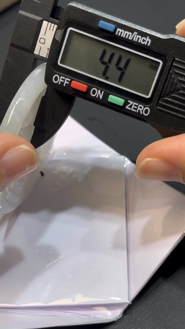 翡翠馬牌吊墜｜圓形鏤空雕刻 × 好水頭玉料 × 雙面佩戴設計 × 男士性價比之選｜吉祥翡翠推薦 #731 - Image 8