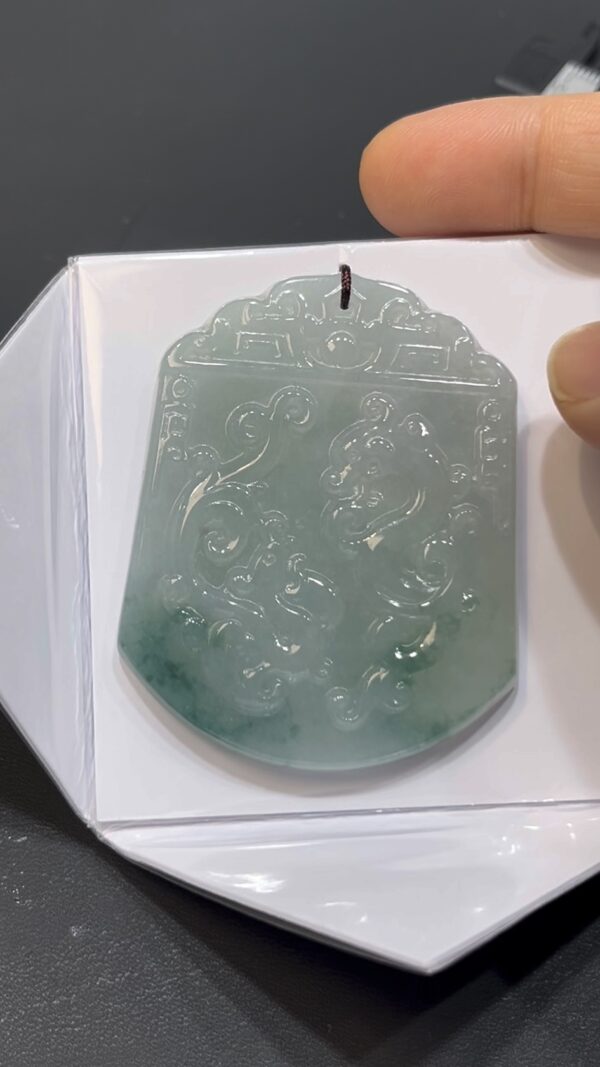 翡翠仿古龍鳳牌｜ 淡藍綠花點綴 × 好水頭玉料 × 性價比之選｜典雅翡翠推薦 #732 - Image 3