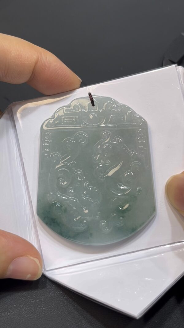 翡翠仿古龍鳳牌｜ 淡藍綠花點綴 × 好水頭玉料 × 性價比之選｜典雅翡翠推薦 #732