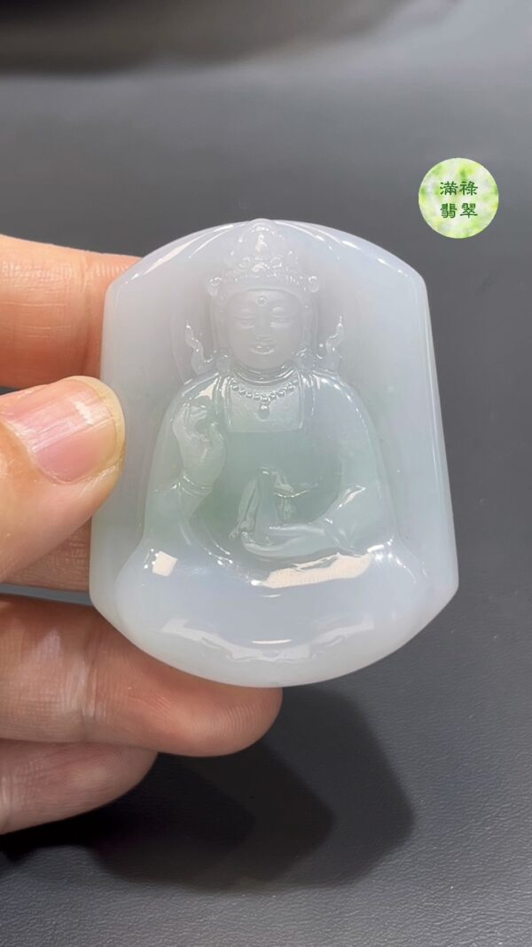 翡翠正裝觀音吊墜 編號#767｜厚料設計 × 磨砂拋光 × 純淨玉質｜莊嚴法相 限量推薦 - Image 2
