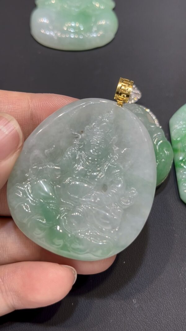 翡翠黃財神吊墜｜招財進寶 × 18K黃金扣鑲嵌 × 守護財運 × 吉祥精品推薦｜翡翠推薦 #780 - Image 3