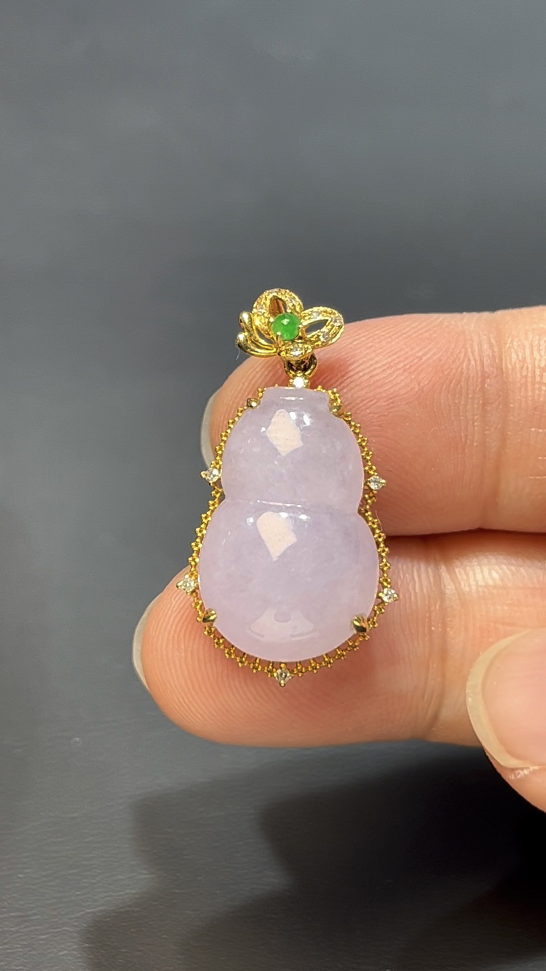 翡翠葫蘆吊墜|淺紫翡翠 × 18K黃金包鑲 × 福祿雙全 × 高雅小精品推薦 #810 1 翡翠葫蘆吊墜|淺紫翡翠 × 18K黃金包鑲 × 福祿雙全 × 高雅小精品推薦 #810