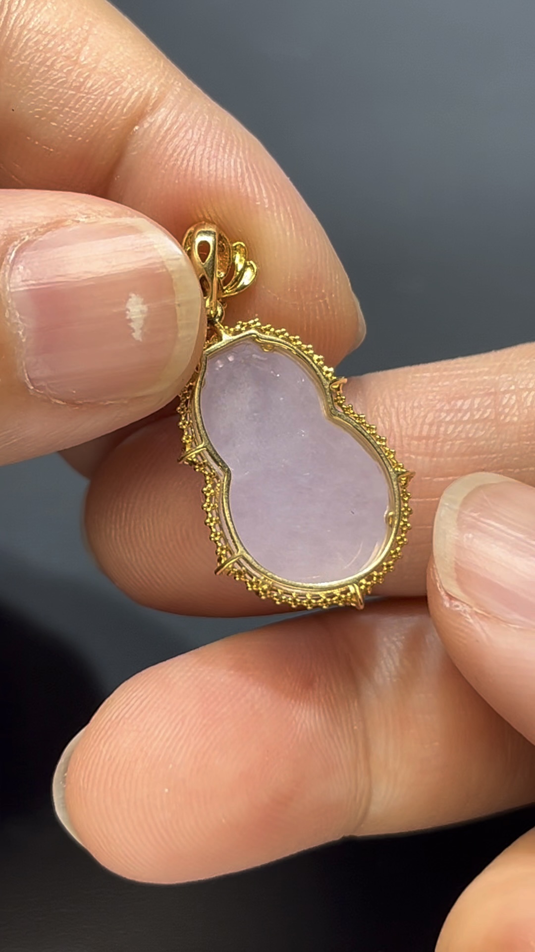 翡翠葫蘆吊墜|淺紫翡翠 × 18K黃金包鑲 × 福祿雙全 × 高雅小精品推薦 #810 6 翡翠葫蘆吊墜|淺紫翡翠 × 18K黃金包鑲 × 福祿雙全 × 高雅小精品推薦 #810 - Image 6