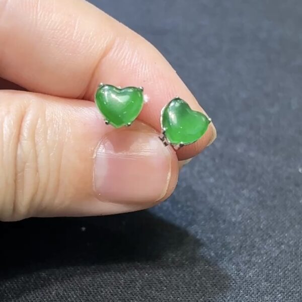 翡翠心形耳環｜高綠危地馬拉翡翠 × 925銀托 × 簡約設計 × 氣質推薦 #48448