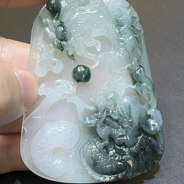 翡翠龍牌吊墜｜飄藍花翡翠 × 雙龍戲珠 × 精雕細琢 × 收藏級能量守護推薦 GL174235